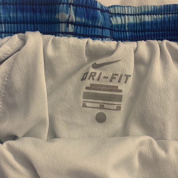 Nike Tempo Shorts - Picture 3 of 3